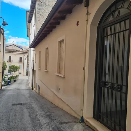Dietro Al Corso LʼAquila