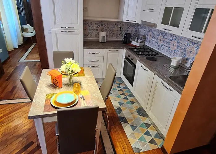 Dietro Al Corso LʼAquila